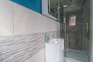 En-Suite- click for photo gallery